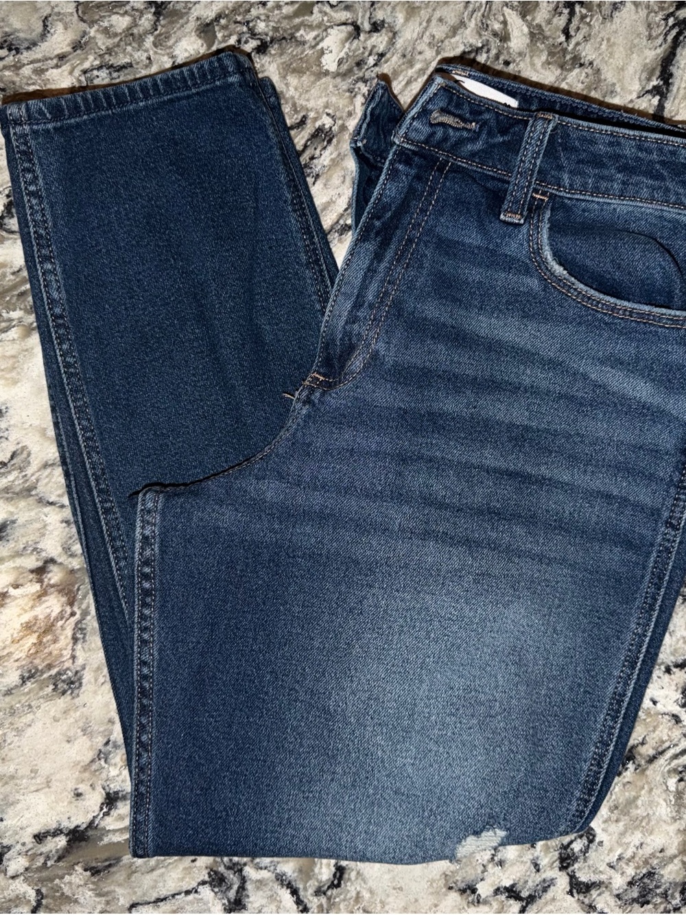 Hollister Curvy high rise mom jeans 9R